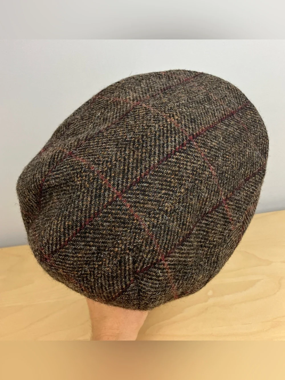 Mucros Weavers Hat Trinity Tweed 100% Wool Newsboy Cabbie Hat Size M Brown Plaid